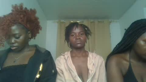 Snapshot of hot_petite12 chatting on 07/27/26, 03:35 Petite online show from 07/27/26, 03:35