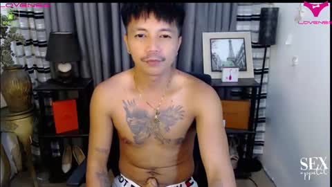 Snapshot of hot_pinoycock chatting on 08/07/26, 09:55 Karl online show from 08/07/26, 09:55