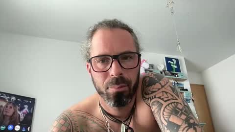 Snapshot of hot_sex83 chatting on 12/22/24, 12:27 letmedoo2 online show from 12/22/24, 12:27