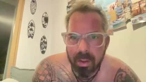 Snapshot of hot_sex83 chatting on 10/15/25, 05:35 letmedoo2 online show from 10/15/25, 05:35