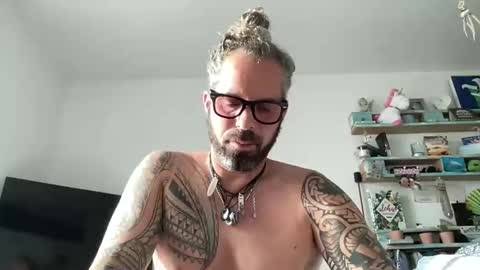 Snapshot of hot_sex83 chatting on 12/01/25, 11:04 letmedoo2 online show from 12/01/25, 11:04