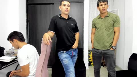 Vanesa Oliver and Andrew online show from 01/28/25, 04:41