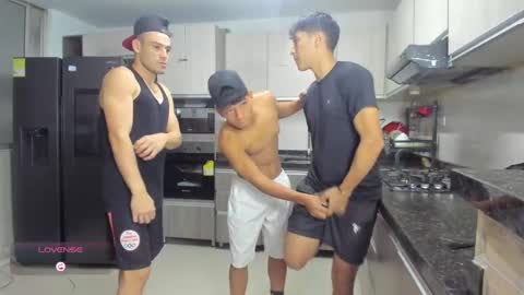 Vanesa Oliver and Andrew online show from 09/26/25, 10:58