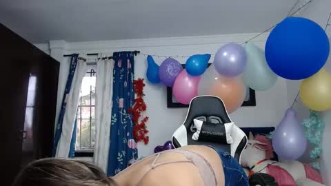 Snapshot of hot_sexy_bunny chatting on 02/01/25, 12:37 hot sexy bunny online show from 02/01/25, 12:37