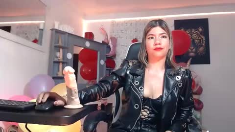Snapshot of hot_sexy_bunny chatting on 03/06/25, 07:47 hot sexy bunny online show from 03/06/25, 07:47