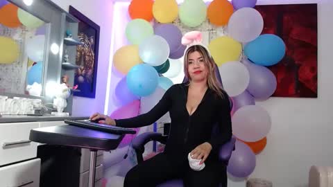 Snapshot of hot_sexy_bunny chatting on 09/14/25, 03:44 hot sexy bunny online show from 09/14/25, 03:44