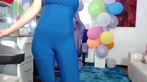 Snapshot of hot_sexy_bunny chatting on 09/15/25, 01:11 hot sexy bunny online show from 09/15/25, 01:11