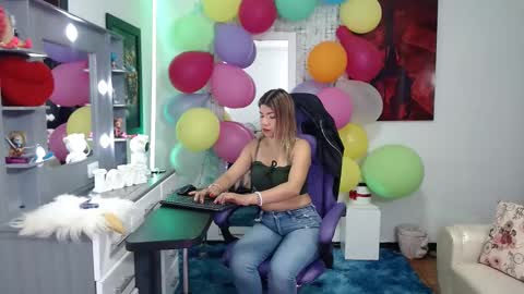 Snapshot of hot_sexy_bunny chatting on 10/01/25, 01:17 hot sexy bunny online show from 10/01/25, 01:17
