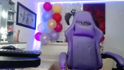 Snapshot of hot_sexy_bunny chatting on 11/18/25, 01:15 hot sexy bunny online show from 11/18/25, 01:15