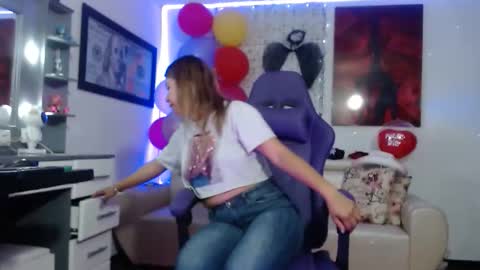 Snapshot of hot_sexy_bunny chatting on 11/19/25, 01:11 hot sexy bunny online show from 11/19/25, 01:11