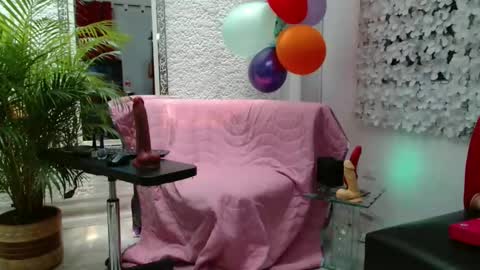 Snapshot of hot_sexy_bunny chatting on 02/24/26, 05:22 hot sexy bunny online show from 02/24/26, 05:22