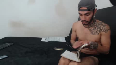 Hot Sharks   online show from 01/20/25, 07:47