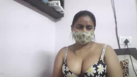 Snapshot of hot_tanvi chatting on 04/08/26, 05:40 Tanvi online show from 04/08/26, 05:40