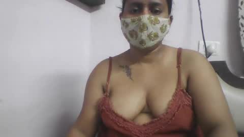 Snapshot of hot_tanvi chatting on 05/01/26, 05:28 Tanvi online show from 05/01/26, 05:28