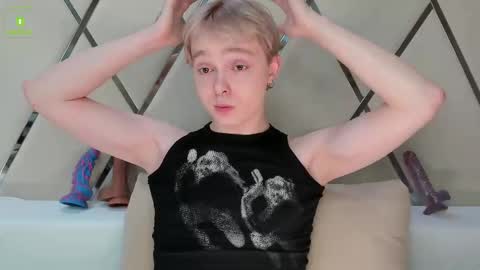 hot_twinkboy online show from 02/09/25, 03:56