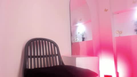 Snapshot of hot_valery_ chatting on 01/16/26, 05:28 Valery online show from 01/16/26, 05:28