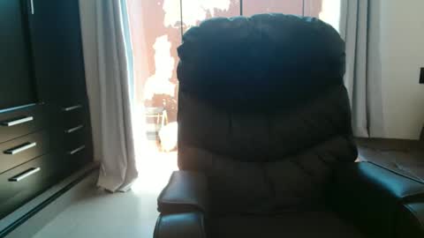 Snapshot of hot_wiffe chatting on 03/06/25, 01:57 couple without tabus online show from 03/06/25, 01:57