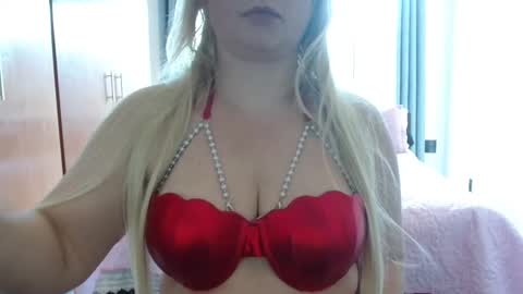 Snapshot of hot_wiffe chatting on 10/02/25, 10:22 couple without tabus online show from 10/02/25, 10:22