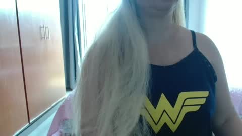 Snapshot of hot_wiffe chatting on 11/01/25, 10:50 couple without tabus online show from 11/01/25, 10:50