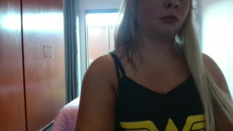 Snapshot of hot_wiffe chatting on 11/06/25, 10:16 couple without tabus online show from 11/06/25, 10:16