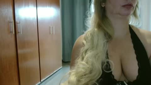 Snapshot of hot_wiffe chatting on 12/13/25, 07:53 couple without tabus online show from 12/13/25, 07:53