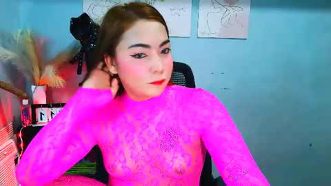 Snapshot of hot_xirene chatting on 06/11/26, 02:37 hot_xirene online show from 06/11/26, 02:37
