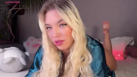 Alika online show from 11/03/25, 01:19