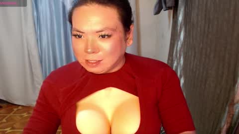 Snapshot of hotasian_mama chatting on 09/28/25, 08:52 Grace online show from 09/28/25, 08:52