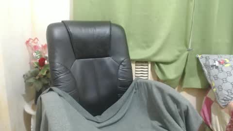 Snapshot of hotasianayra69 chatting on 11/30/25, 04:22 hotasianayra69 online show from 11/30/25, 04:22