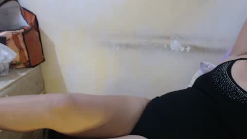 Snapshot of hotasianyue69 chatting on 06/13/26, 06:39 hotasianyue69 online show from 06/13/26, 06:39