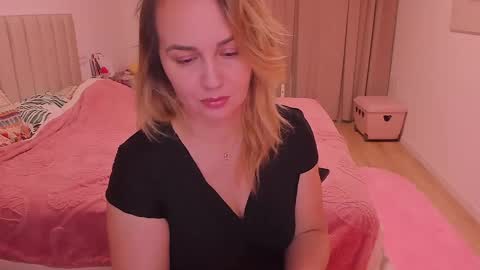 Snapshot of hotbabette chatting on 12/12/24, 11:07 SweetBrendy online show from 12/12/24, 11:07