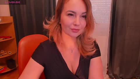 Snapshot of hotbabette chatting on 03/12/25, 10:16 SweetBrendy online show from 03/12/25, 10:16