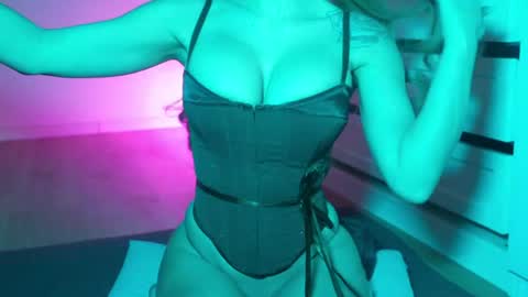 Bella online show from 04/04/26, 09:45