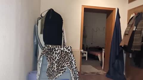 Betty Bellucci online show from 10/31/25, 07:04