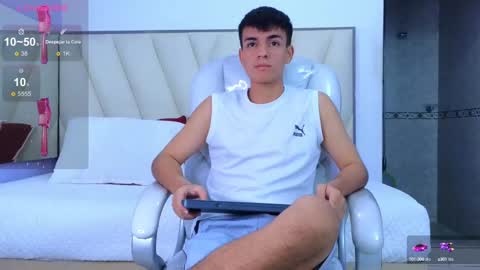 hotboy21_ online show from 09/12/25, 03:50