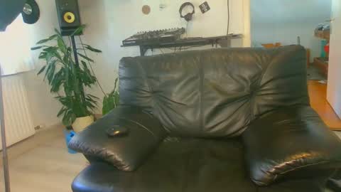 Snapshot of hotboy32891282 chatting on 05/27/26, 02:03 hotboy32891282 online show from 05/27/26, 02:03