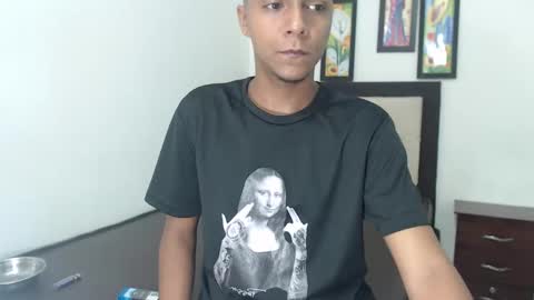 Snapshot of hotboyluxe chatting on 02/17/26, 03:25 hotboyluxe online show from 02/17/26, 03:25