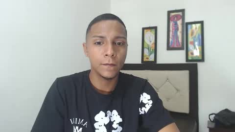 Snapshot of hotboyluxe chatting on 02/18/26, 02:51 hotboyluxe online show from 02/18/26, 02:51