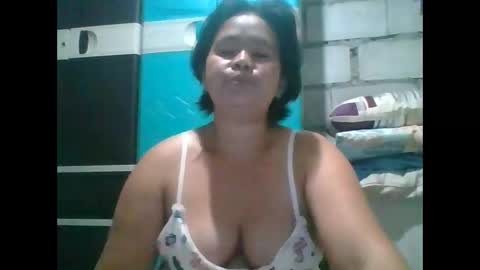 Snapshot of hotchicks4uxx chatting on 01/13/26, 01:16 hotchicks4uxx online show from 01/13/26, 01:16