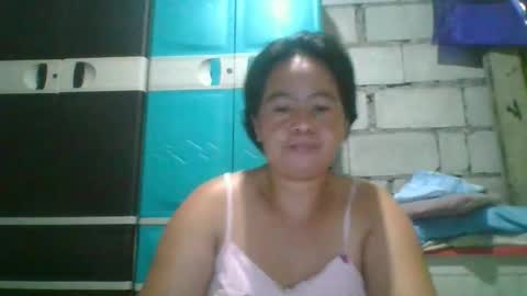 Snapshot of hotchicks4uxx chatting on 02/15/26, 01:31 hotchicks4uxx online show from 02/15/26, 01:31