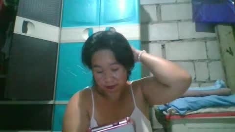 Snapshot of hotchicks4uxx chatting on 02/18/26, 01:29 hotchicks4uxx online show from 02/18/26, 01:29