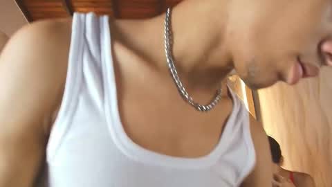 hotcouple_222 online show from 04/21/26, 01:28