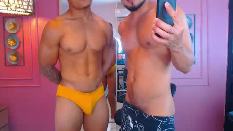 Snapshot of hotcrew_ chatting on 05/22/26, 07:41 Hussain aaron and Ekko online show from 05/22/26, 07:41