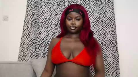 Hotcurvykeisha online show from 10/21/25, 05:41