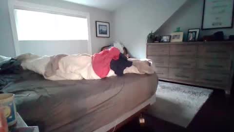 hotdog1124 online show from 09/30/25, 11:15