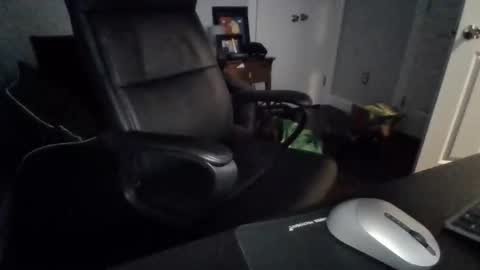 hotdog1124 online show from 12/17/25, 12:00