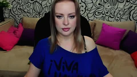 Snapshot of hotdreamhere chatting on 05/11/26, 10:21 Alice online show from 05/11/26, 10:21