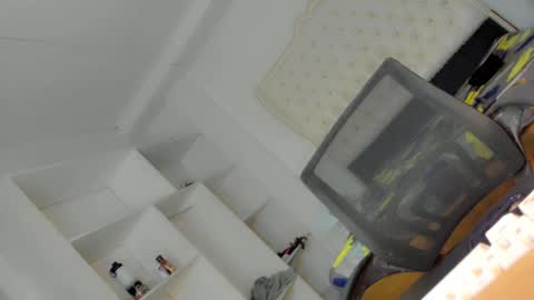 Angel online show from 02/17/25, 07:47