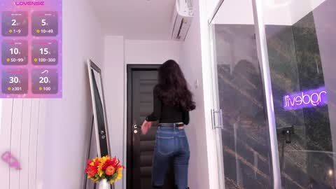 hotfallingdevil online show from 11/10/25, 05:39