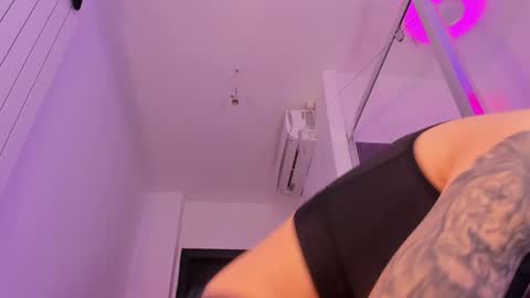 hotfallingdevil online show from 02/20/26, 06:19